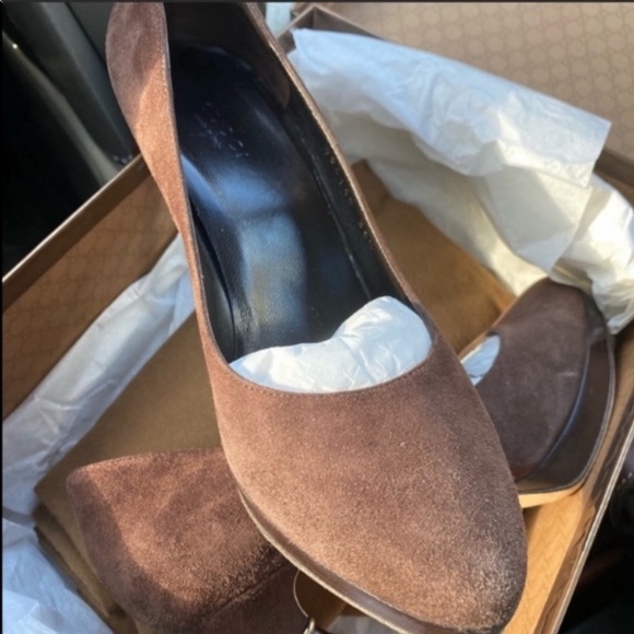 Gucci brown pumps has gorgeous bamboo heel 5.5 box included - Picture 6 of 6